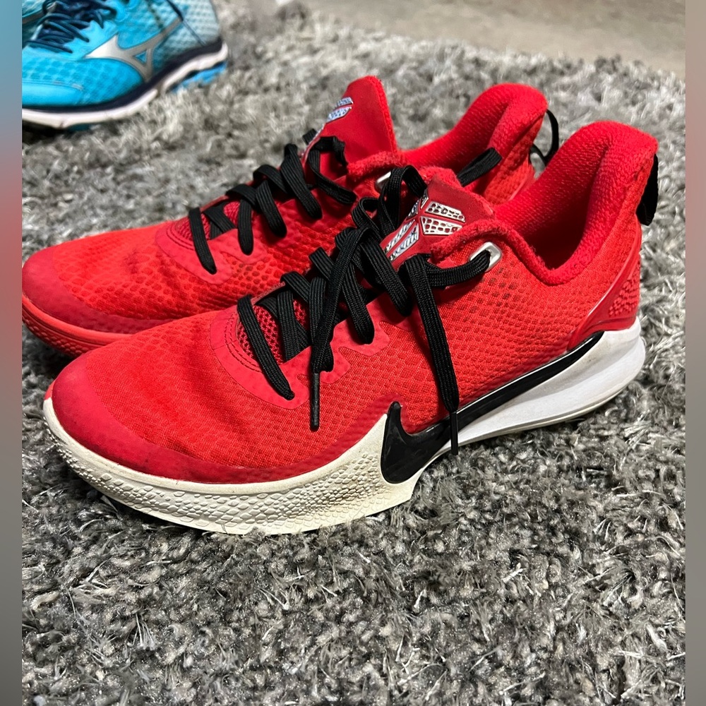 Boys Kobe’s size 5.5